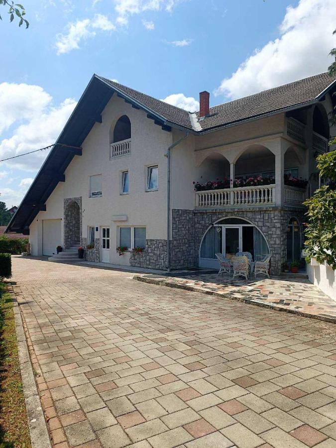 Studio Apartman Brletic Tounj Exterior foto