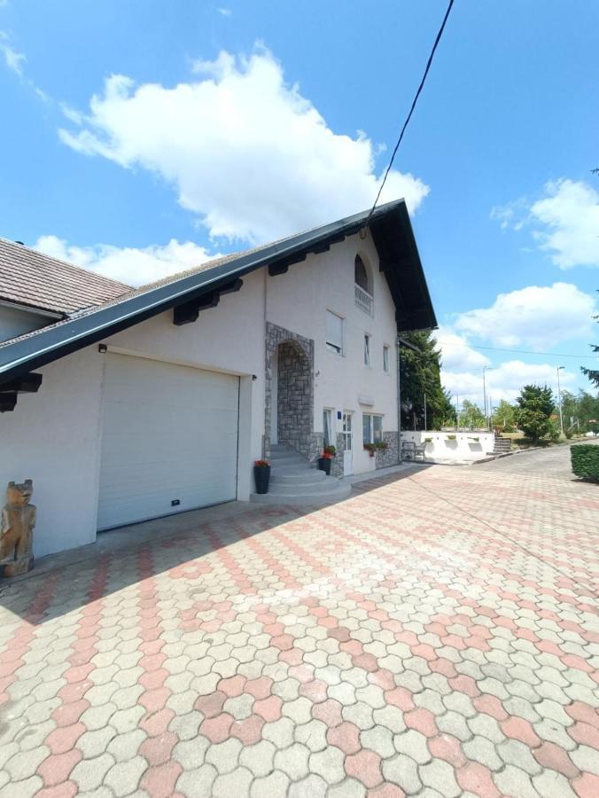 Studio Apartman Brletic Tounj Exterior foto